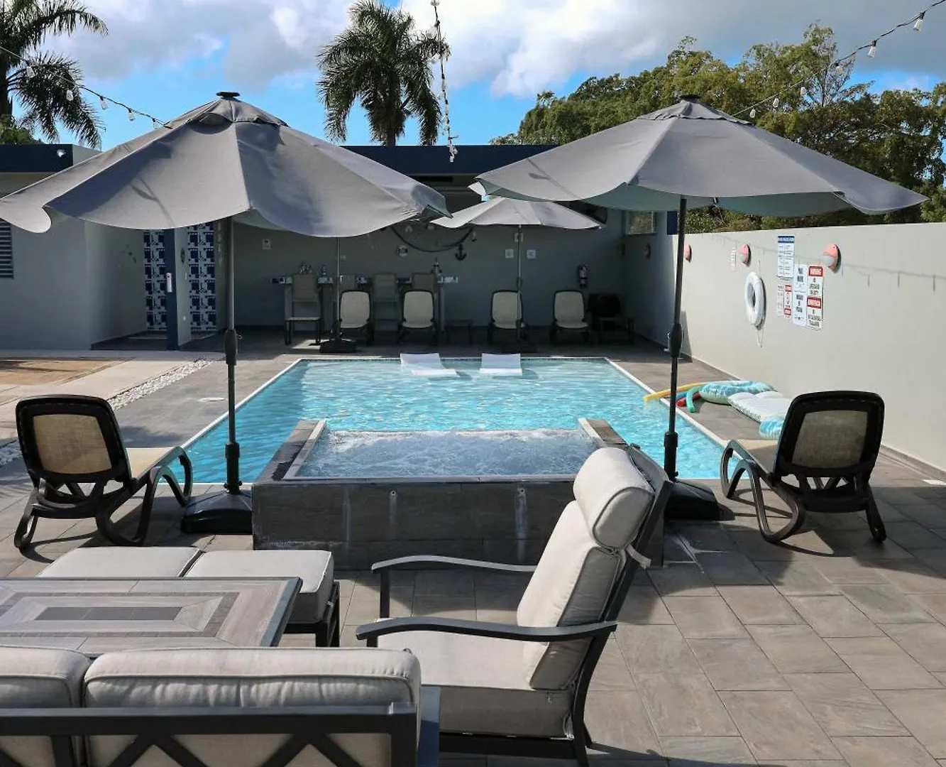 Private 7 Villa Complex With 16 Bedroom Pool & Jacuzzi دورادو 0*,